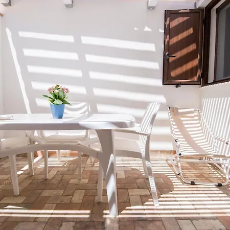 Sajonara Elvira Apartamento Fontane Bianche